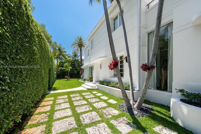 Photo - 841 19th St House