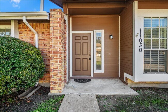 Foto del edificio - 11030 Hidden Bend Dr