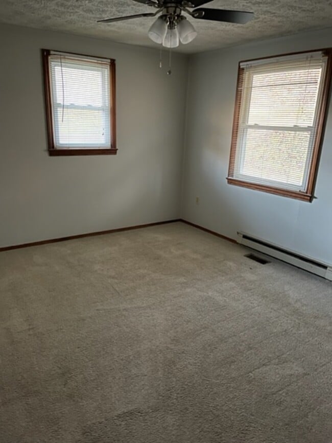 1573 Little Sandy Rd, Elkview, WV 25071 House Rental in Elkview, WV