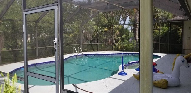 Building Photo - 2321 NW Bay Colony Ct