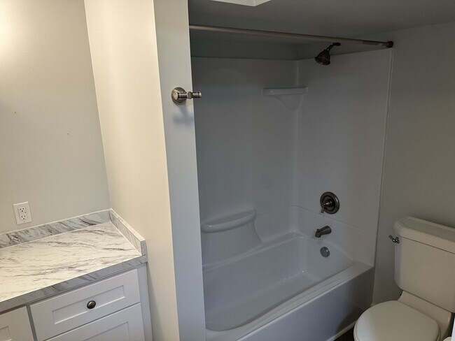 Foto del edificio - Nice Remodeled 1 bedroom apartment!!