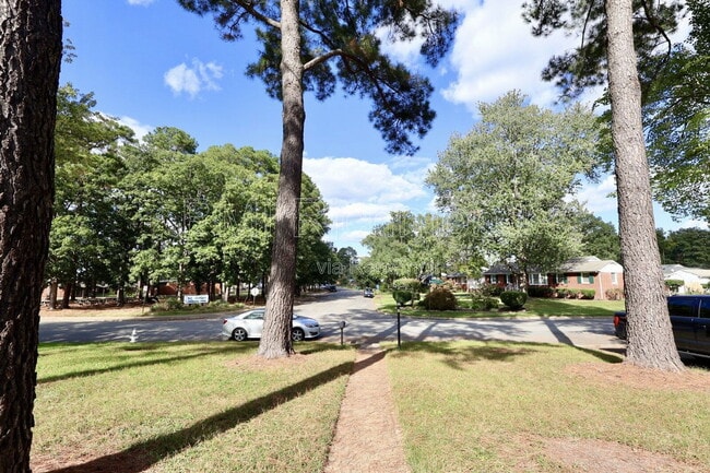Building Photo - 9107 Mapleview Ave