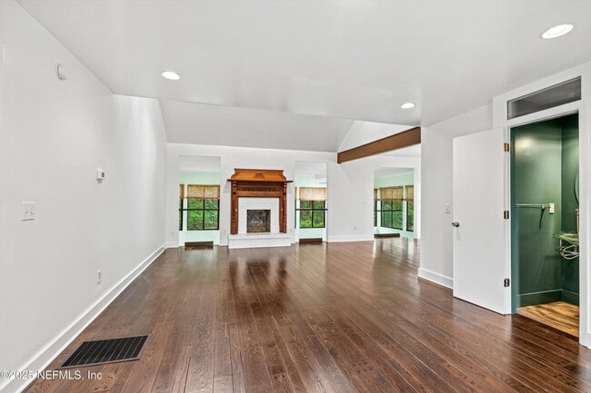 Building Photo - 2226 Laurel Grove Ln
