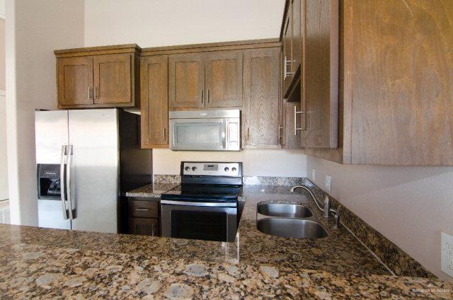 Building Photo - 15 Regal Dr