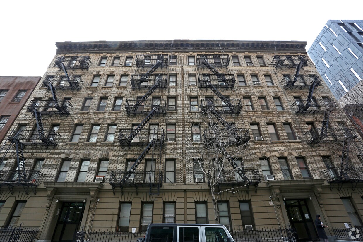 Foto del edificio - 352-360 W 15th St