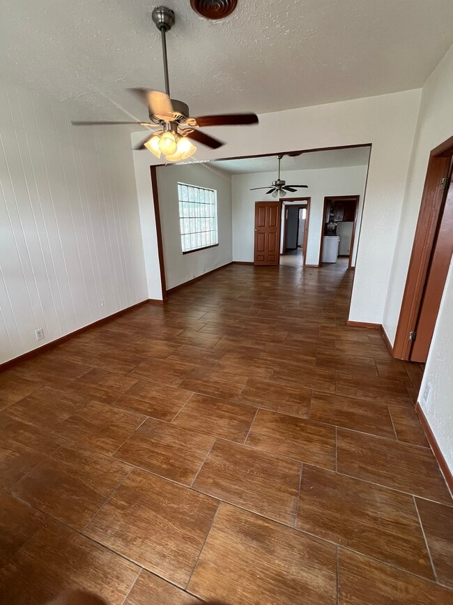 Foto del edificio - 3501 Porter Ave