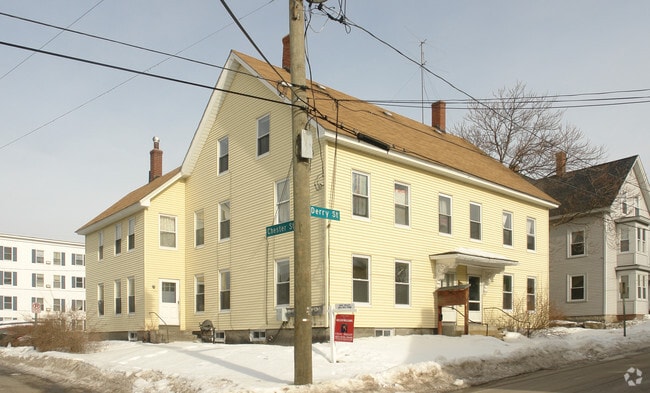 Building Photo - 8-10 Derry St