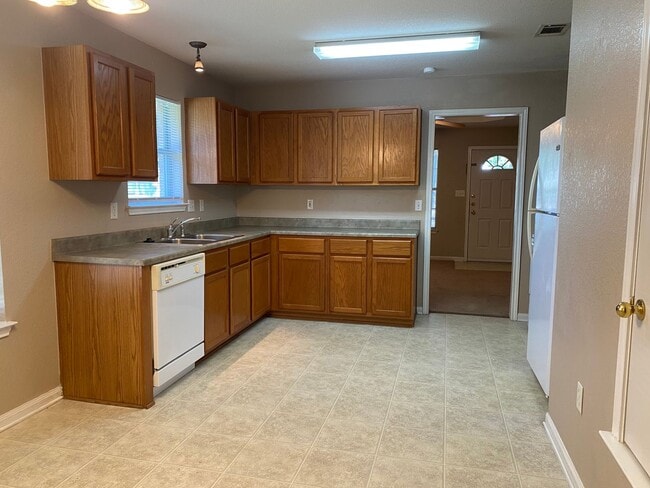 Foto del edificio - 3 BEDROOM CLOSE TO UMHB