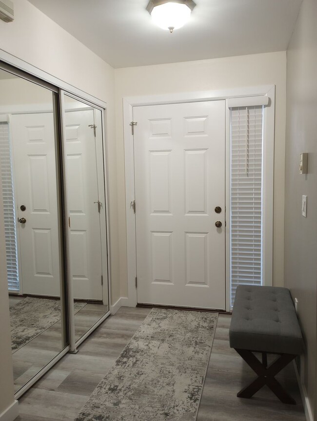 Foto del edificio - 5064 Festival Blvd