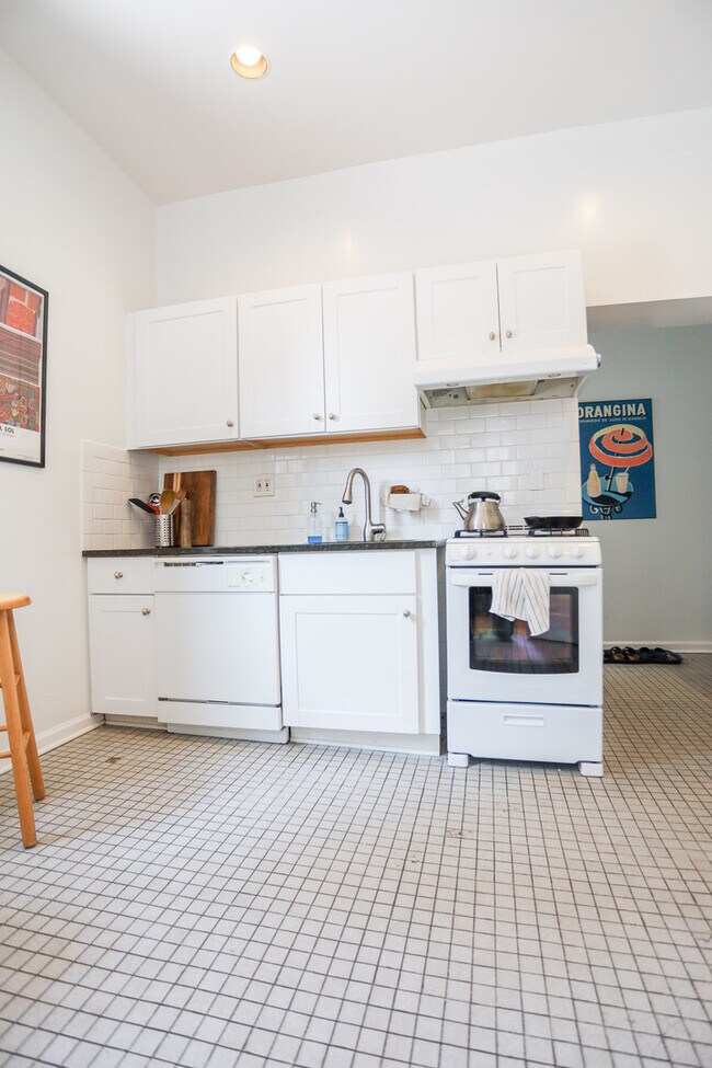 Building Photo - 165 W Menomonee St