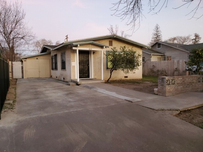 Building Photo - 409 Alturas Ave