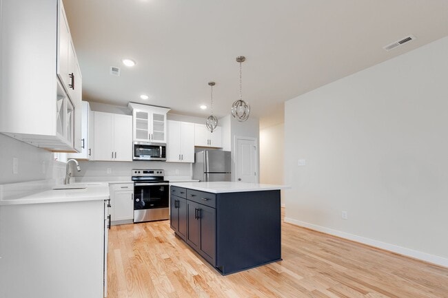 Building Photo - 1204 N 30th St