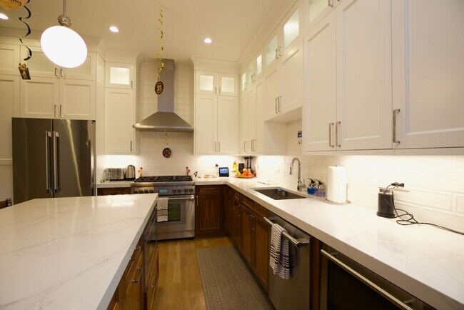Foto del edificio - 4133 N Kenmore Ave