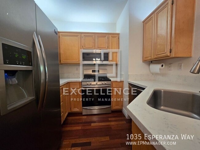 Foto del edificio - 1035 Esperanza Way-
