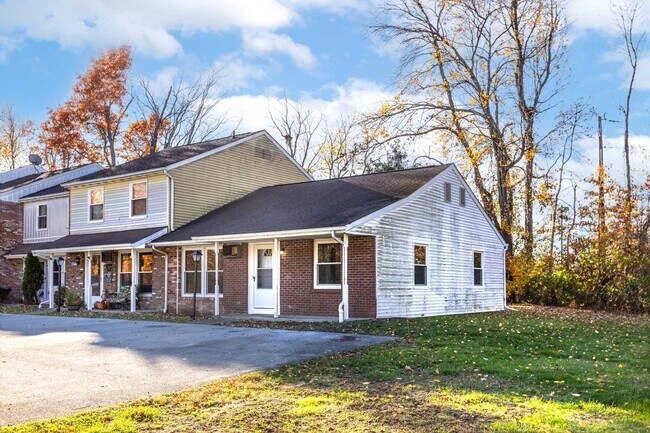 Building Photo - 500 NY-299