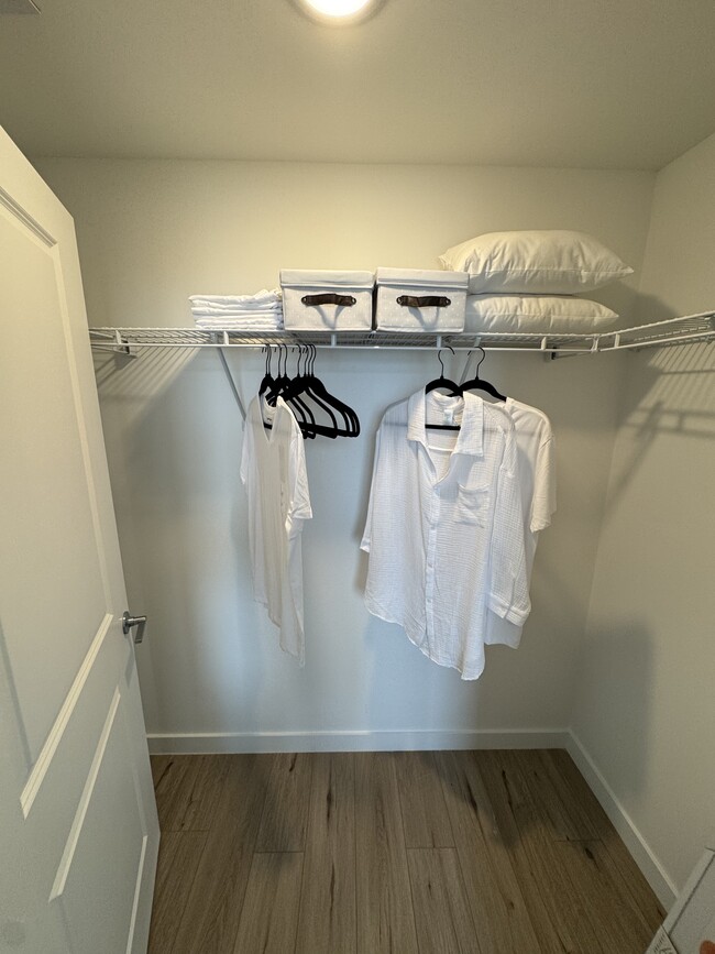 Building Photo - 505 W 76th St