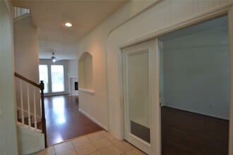Building Photo - 12110 Laurel Ct
