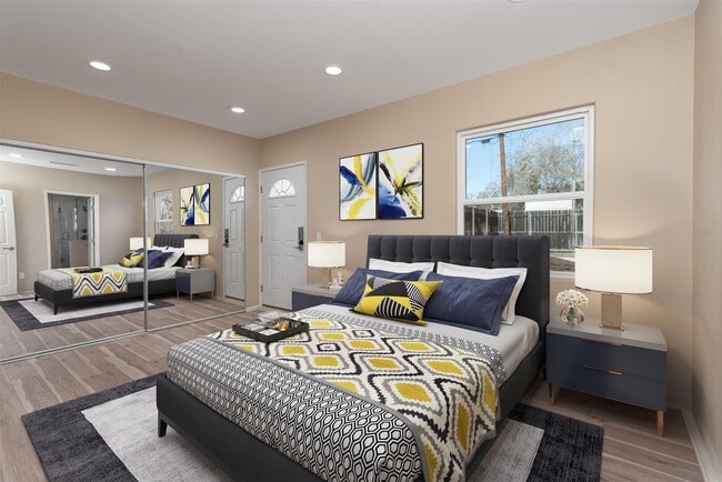 Building Photo - 12015 Califa St