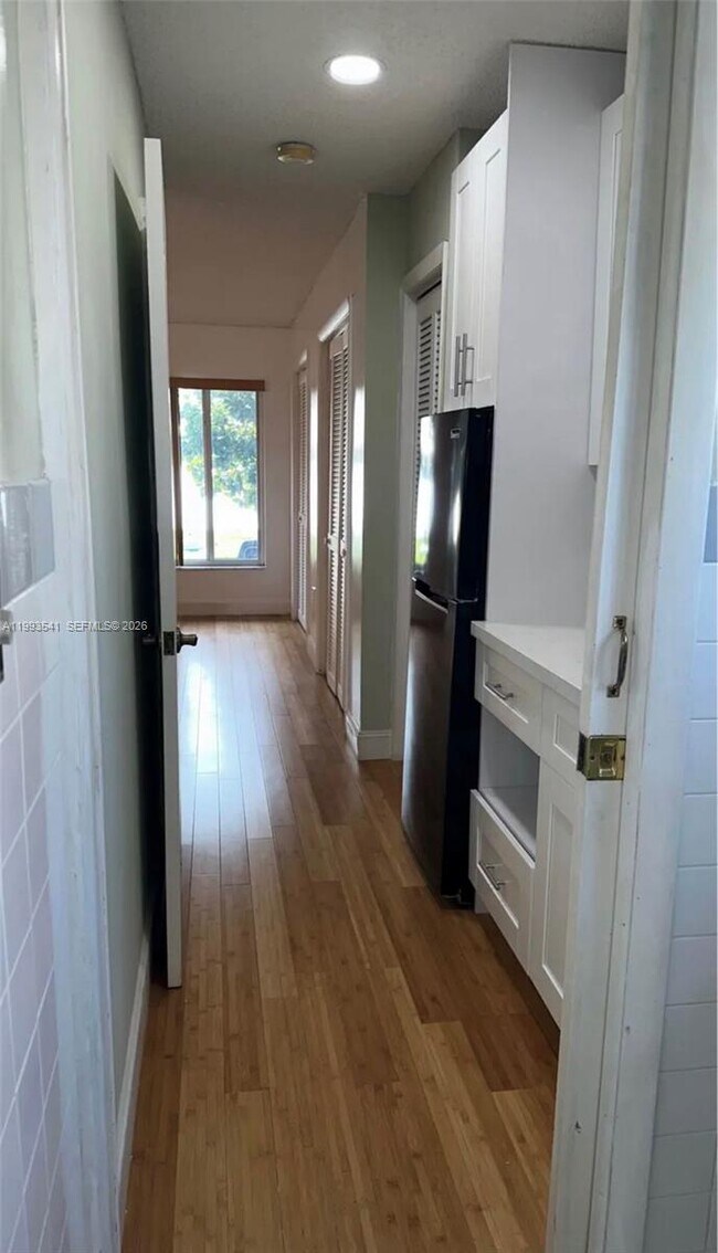 Foto del edificio - 4540 SW 133rd Ave
