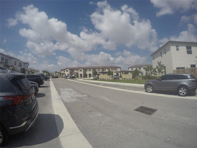 Foto del edificio - 12221 NW 23rd Pl