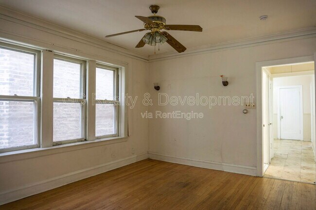 Foto del edificio - 3841 N Sawyer Ave