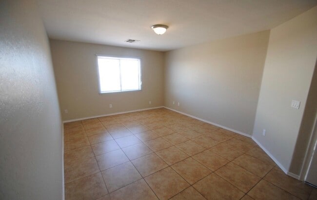 Building Photo - 1429 S 14th Ave
