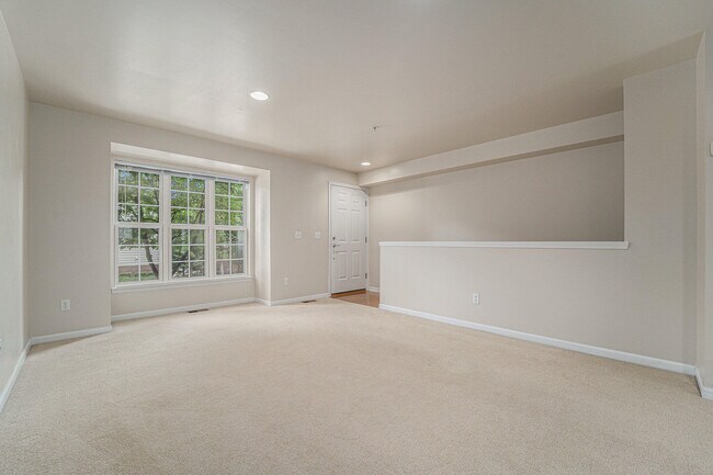 Building Photo - 27889 Hopkins Dr
