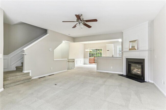 Building Photo - 4005 Edgecomb Dr