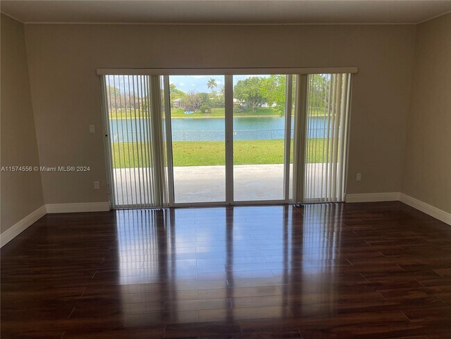 Building Photo - 15445 SW 99th Ave