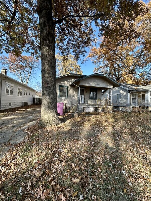 Foto principal - 419 E Jackson St