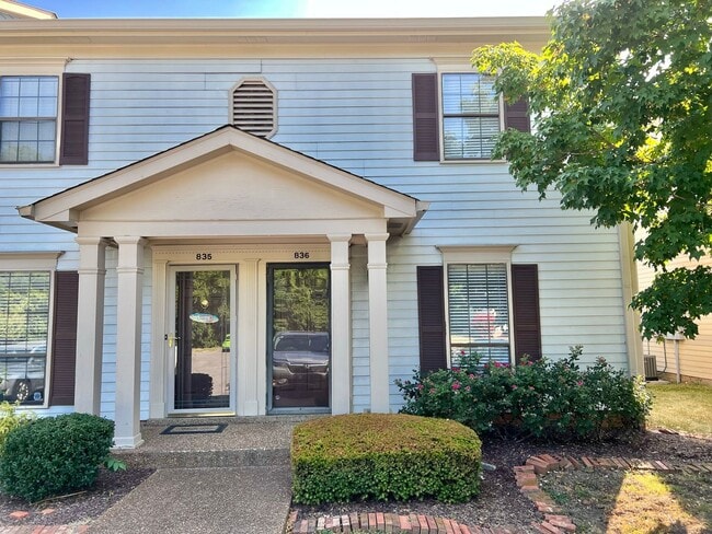 2 Bed/ 1.5 Bath - Townhome in Cool Springs - 2 Bed/ 1.5 Bath - Townhome in Cool Springs