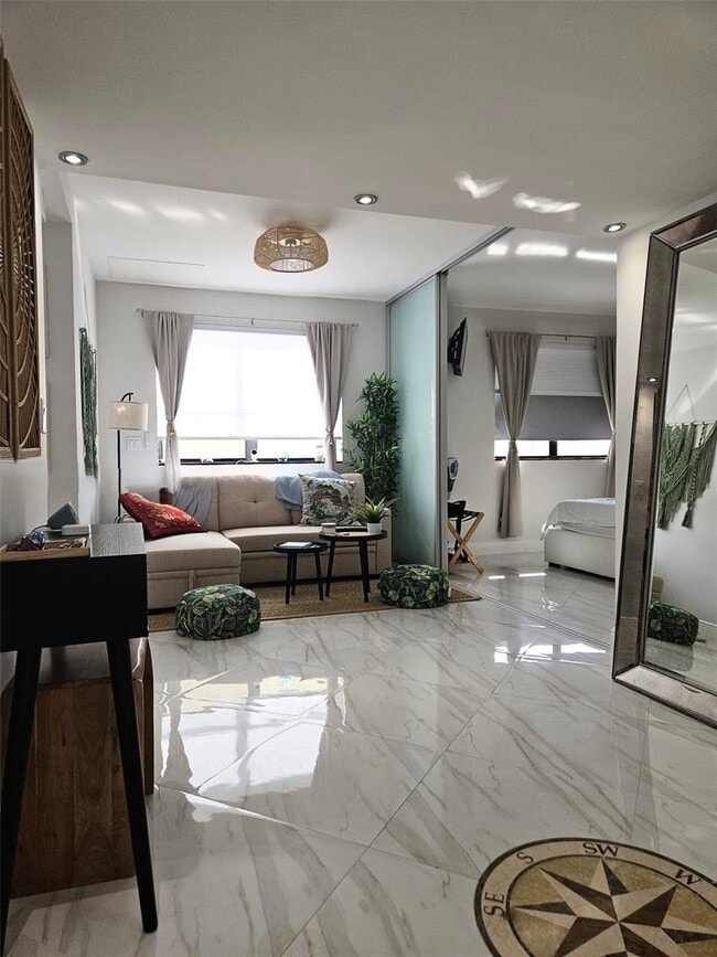 Foto del edificio - 1390 Ocean Dr