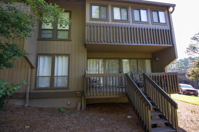Building Photo - FULLY FURNISHED 2-Bed, 2-Bath Condo in Pin...