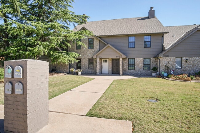 Photo - 11912 Shady Trail Ln Townhome