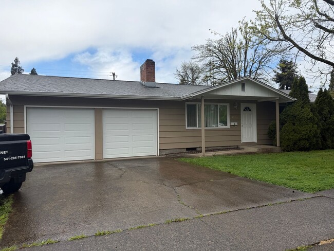 3 bedroom 1 bathroom house in Springfield! - 3 bedroom 1 bathroom house in Springfield!