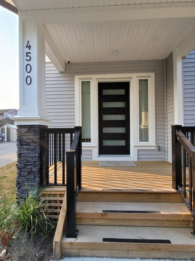 Building Photo - 4500 Stephen Leacock Dr