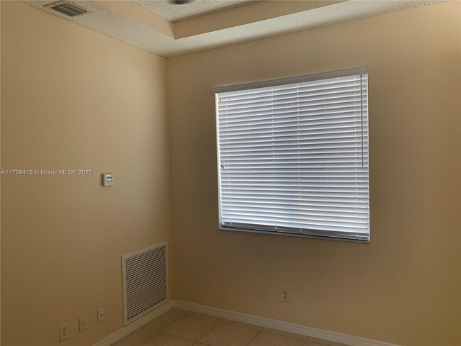 Foto del edificio - 19462 SW 68th St