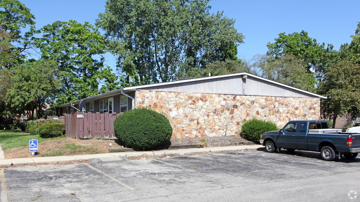 Building Photo - Wildberry Apartments