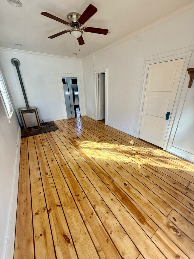 Building Photo - 521 Linden Ave