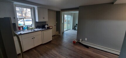 Building Photo - 21 Mendum Ave