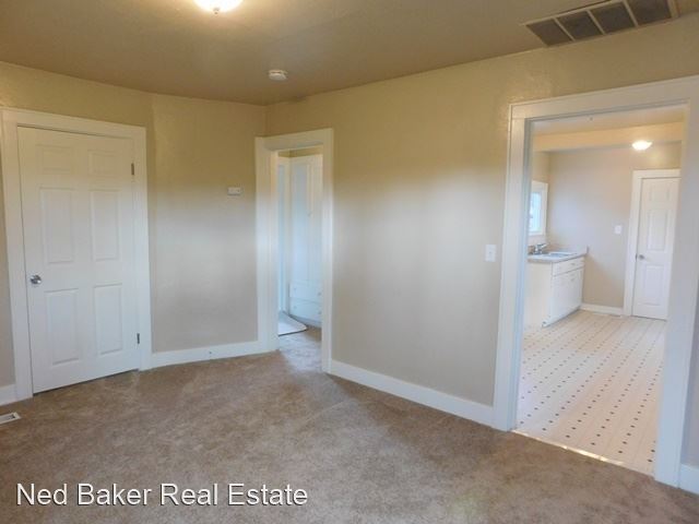 Building Photo - 2 br, 1 bath House - 1180 15th St SE