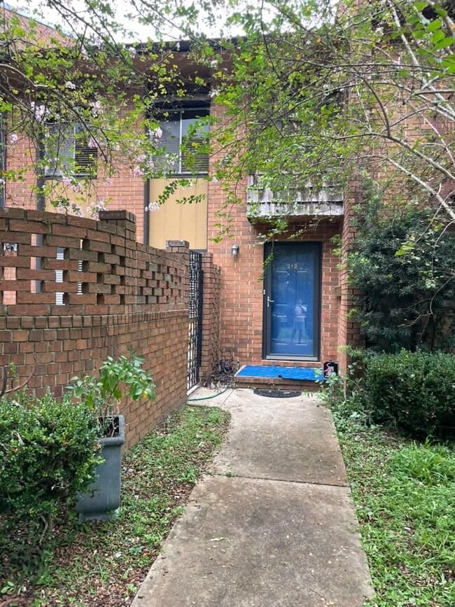 Building Photo - 212 Belmont Rd