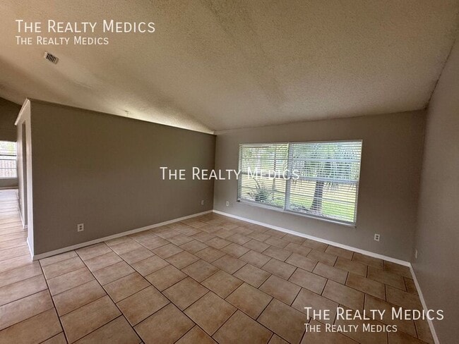 Foto del edificio - 1004 N Magee Creek Ct