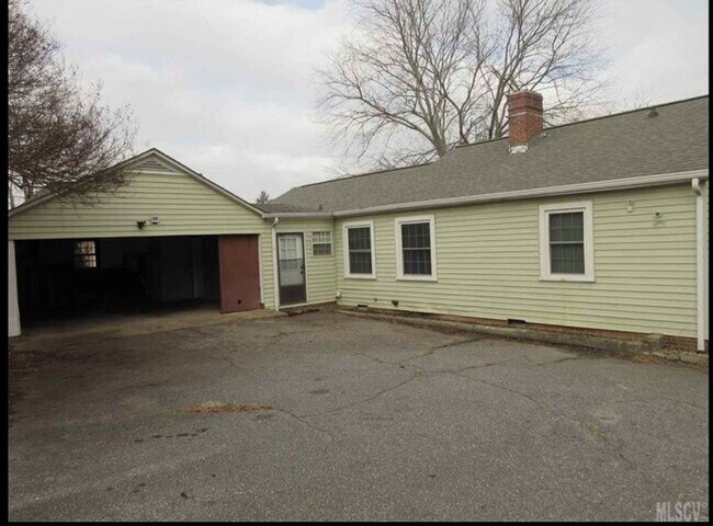 Foto del edificio - 1277 11th St NW