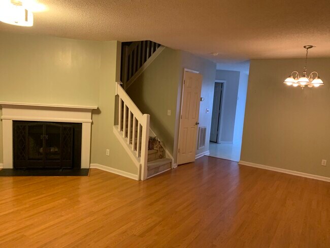 Foto del edificio - 9238 Four Mile Creek Rd