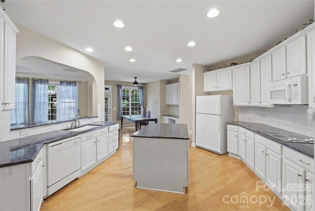 Building Photo - 1915 Prima Cornice Ct