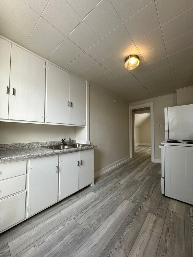 Building Photo - 1510 24th St