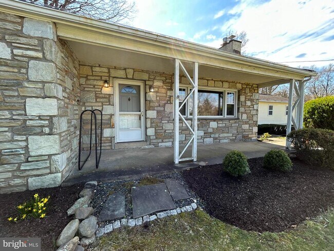 Foto del edificio - 637 N Tyson Ave