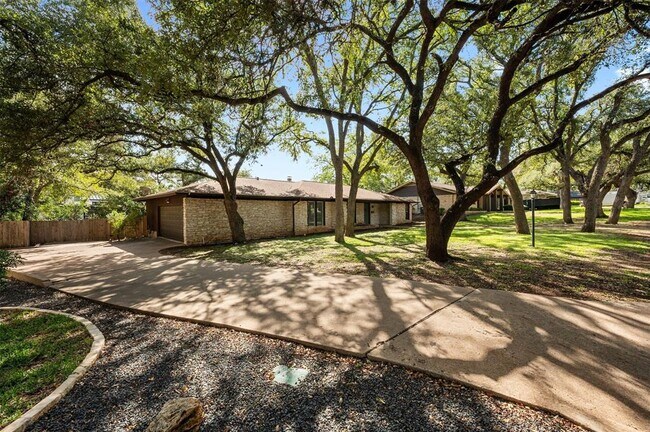Building Photo - 7007 Edgefield Dr