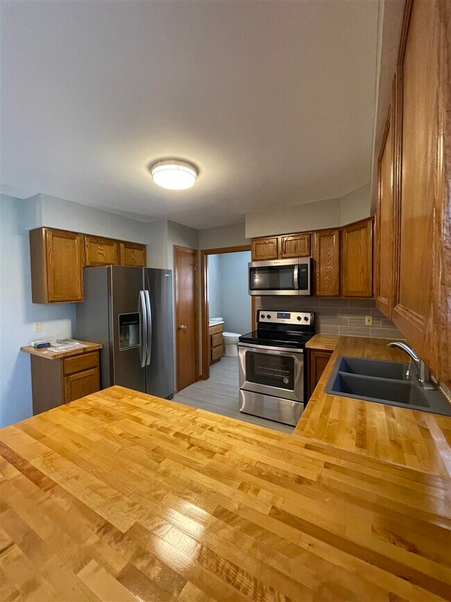 Foto del edificio - 6214 Westin Dr